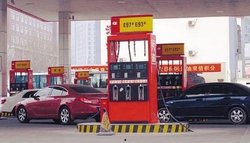 济宁加油站爆料事件视频,真相与争议交织的油品安全疑云