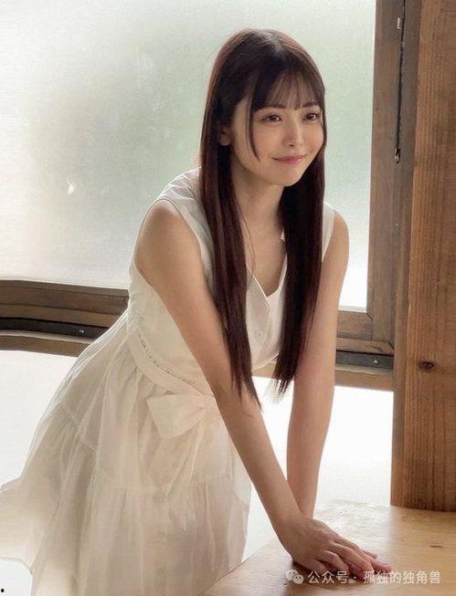 AV明日香图片,性感女神的激情演绎