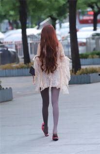 灰色丝袜美腿,时尚与诱惑的完美融合