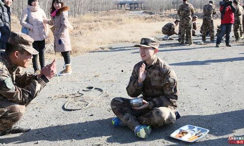 日本野外露p,探索自然之美，体验宁静生活
