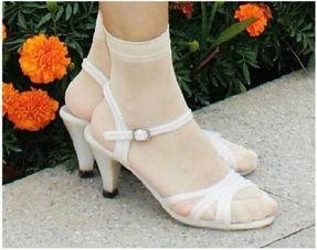 短裙丝袜骚女小说,短裙骚女的风情韵事